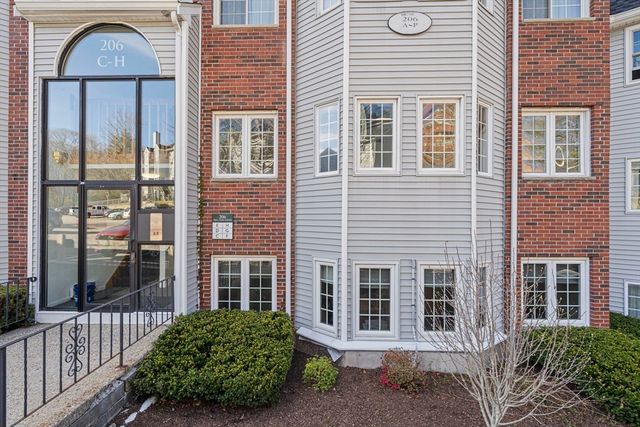 206 Tall Oaks Dr F, Weymouth, MA 02190
