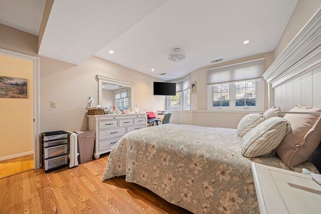 206 Tall Oaks Dr F, Weymouth, MA 02190