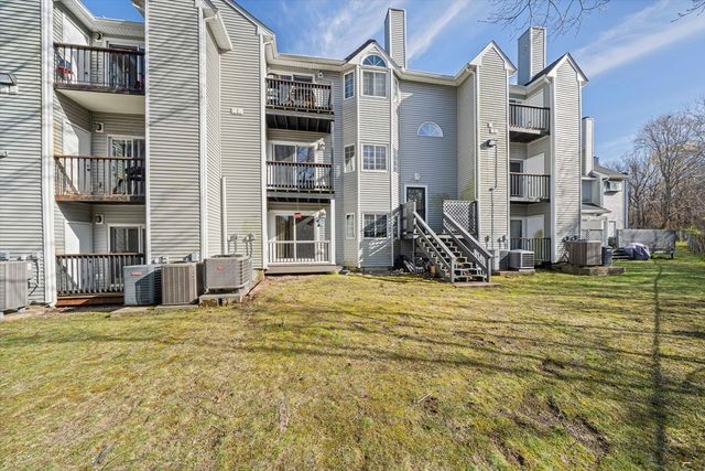 206 Tall Oaks Dr F, Weymouth, MA 02190