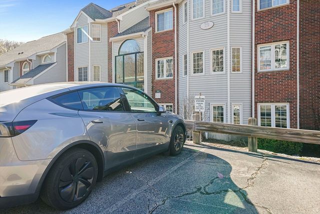 206 Tall Oaks Dr F, Weymouth, MA 02190