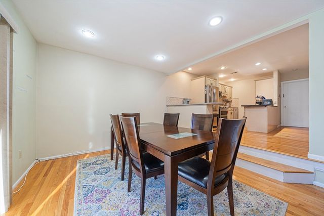 206 Tall Oaks Dr F, Weymouth, MA 02190