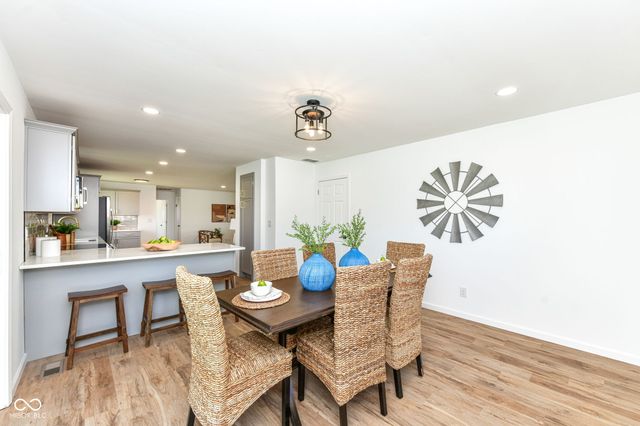 8073 Wallingwood Drive, Indianapolis, IN 46256