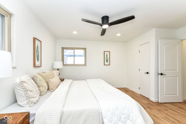 8073 Wallingwood Drive, Indianapolis, IN 46256