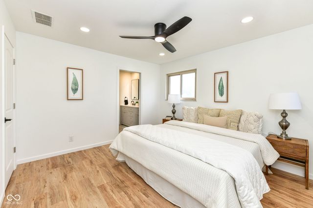 8073 Wallingwood Drive, Indianapolis, IN 46256