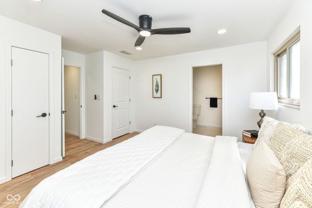 8073 Wallingwood Drive, Indianapolis, IN 46256