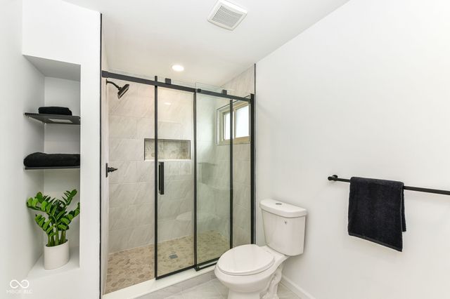 8073 Wallingwood Drive, Indianapolis, IN 46256