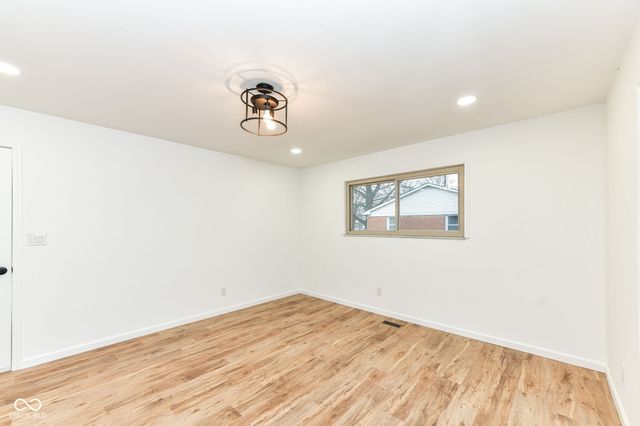 8073 Wallingwood Drive, Indianapolis, IN 46256