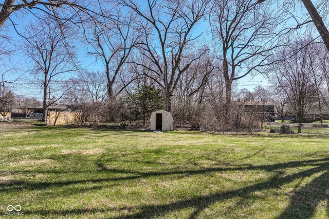 8073 Wallingwood Drive, Indianapolis, IN 46256