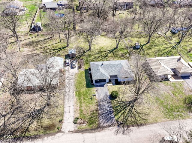 8073 Wallingwood Drive, Indianapolis, IN 46256