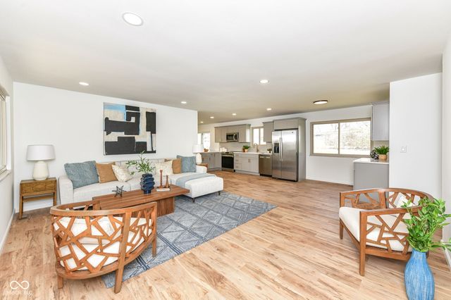 8073 Wallingwood Drive, Indianapolis, IN 46256