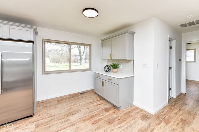 8073 Wallingwood Drive, Indianapolis, IN 46256