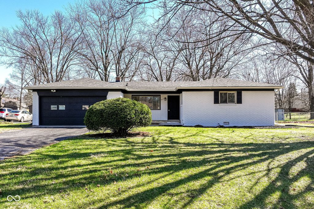 8073 Wallingwood Drive, Indianapolis, IN 46256