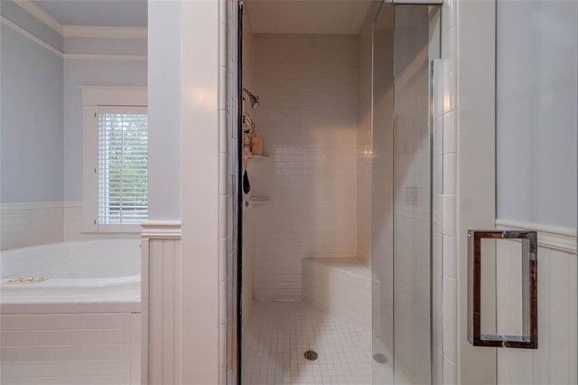 6 White NW Street, Atlanta, GA 30318