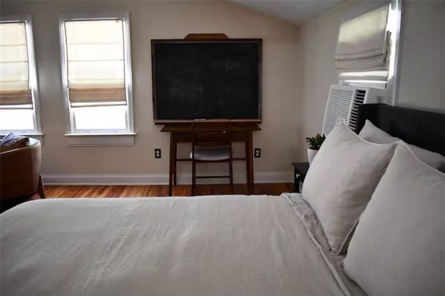 6 White NW Street, Atlanta, GA 30318