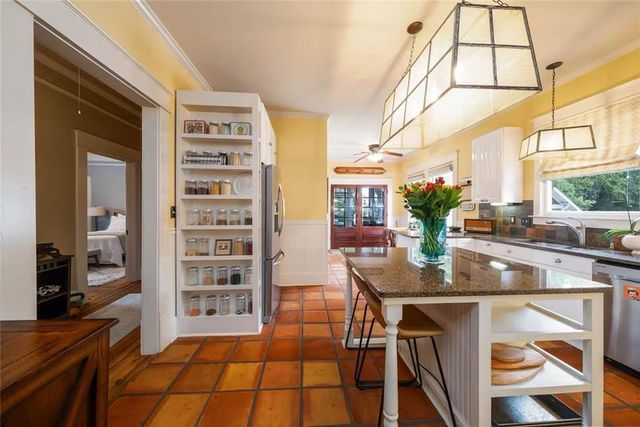 6 White NW Street, Atlanta, GA 30318