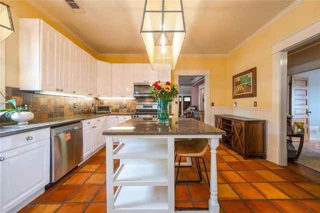 6 White NW Street, Atlanta, GA 30318