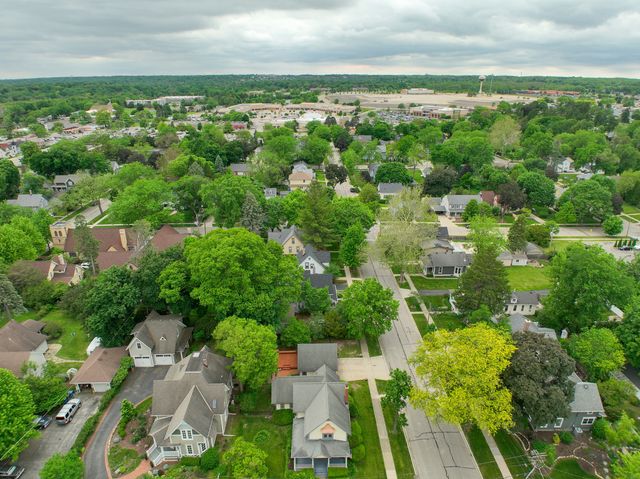 220 N 5th Street, West Dundee, IL 60118