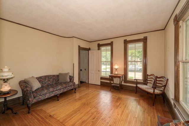 220 N 5th Street, West Dundee, IL 60118