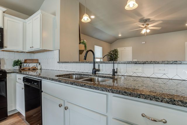 2061 104th Street, Lubbock, TX 79423