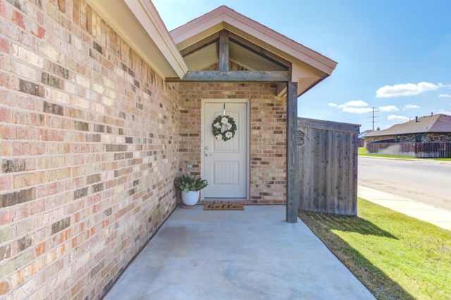 2061 104th Street, Lubbock, TX 79423