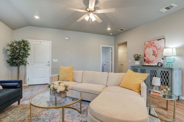 2061 104th Street, Lubbock, TX 79423