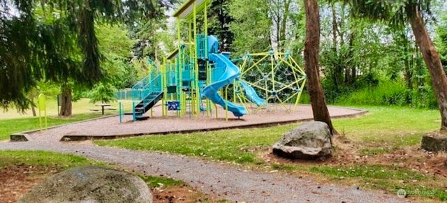 33717 40th Court SW, Federal Way, WA 98023
