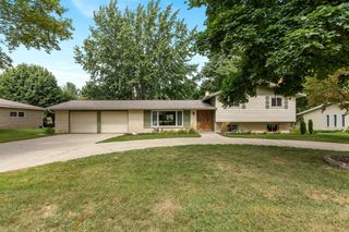 819 E Plainfield Court, Zeeland, MI 49464