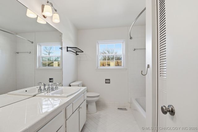 5528 E 46th Street 9, Tulsa, OK 74135