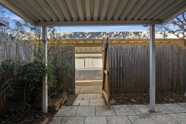 5528 E 46th Street 9, Tulsa, OK 74135