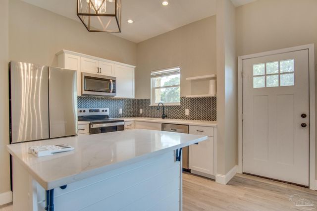 203 S L St, Pensacola, FL 32502