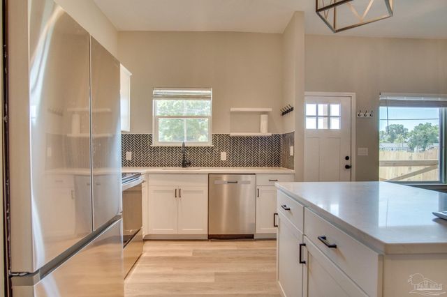 203 S L St, Pensacola, FL 32502