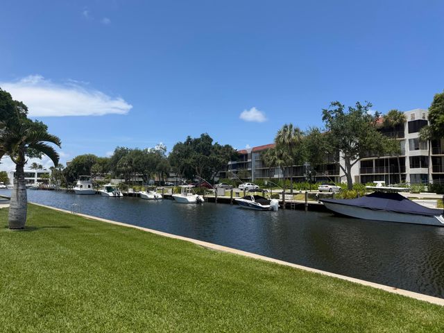 769 Jeffery Street 2-103, Boca Raton, FL 33487
