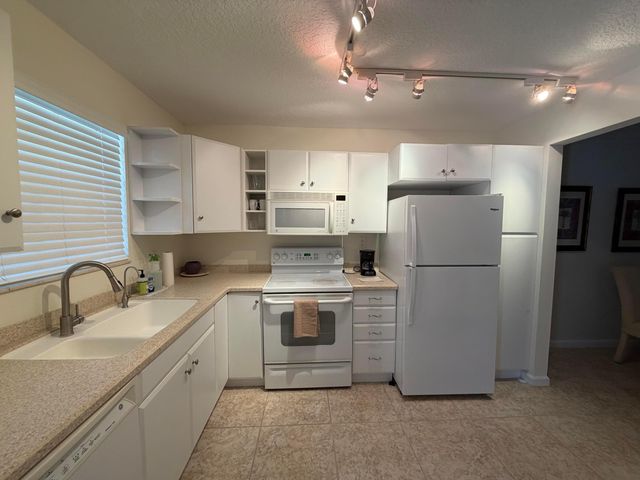 769 Jeffery Street 2-103, Boca Raton, FL 33487