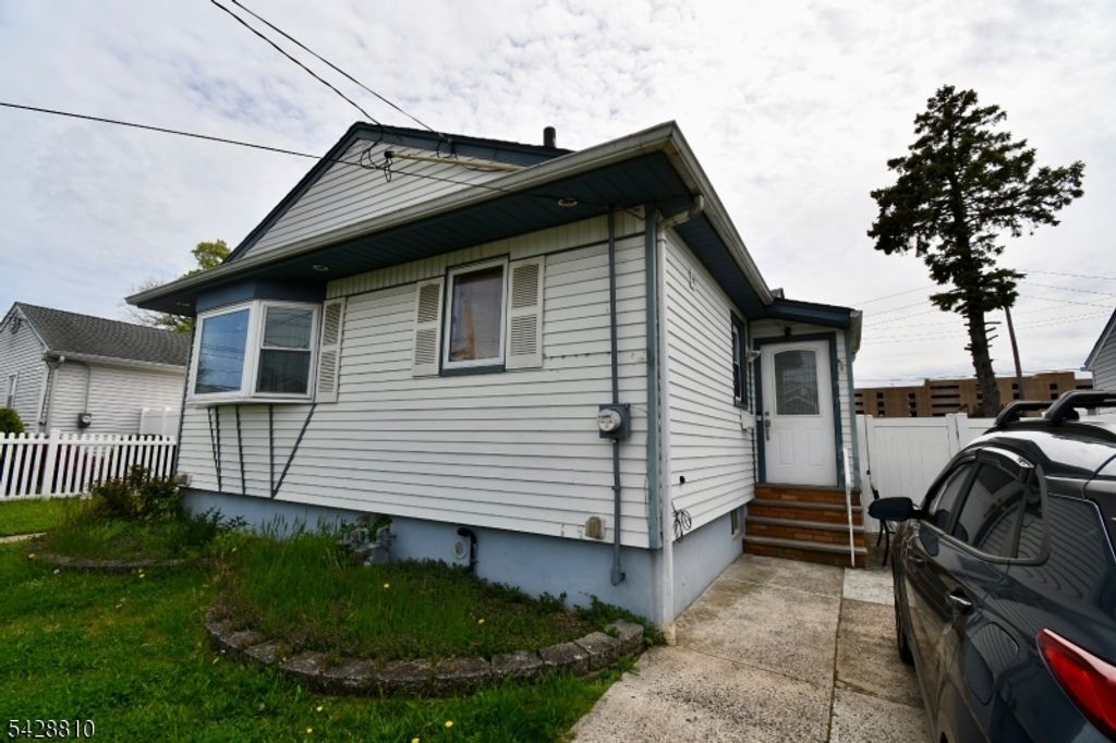 831 Smith St, Linden City, NJ 07036 — exterior