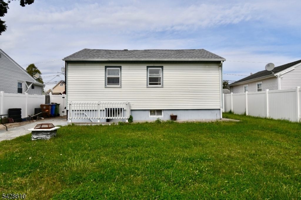 831 Smith St, Linden City, NJ 07036 — photo 3