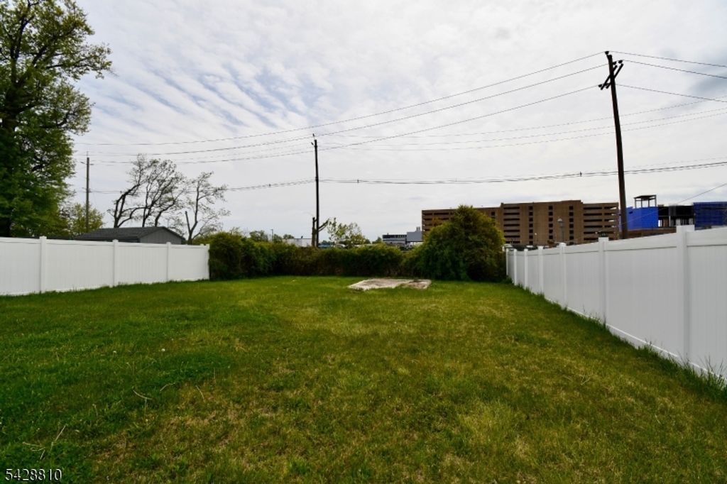 831 Smith St, Linden City, NJ 07036 — photo 5