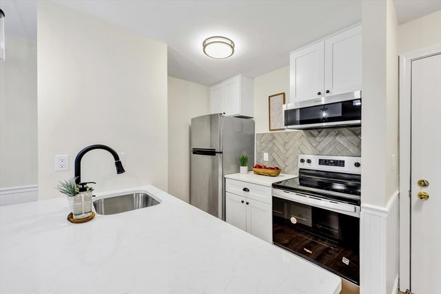 81 Fletcher Ln C, Brewster, MA 02631