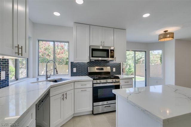 8324 Hollow Wharf Drive, Las Vegas, NV 89128