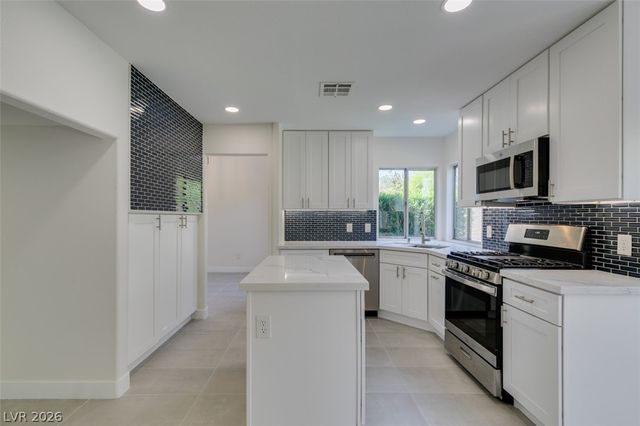 8324 Hollow Wharf Drive, Las Vegas, NV 89128