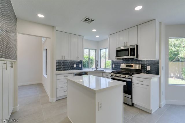 8324 Hollow Wharf Drive, Las Vegas, NV 89128