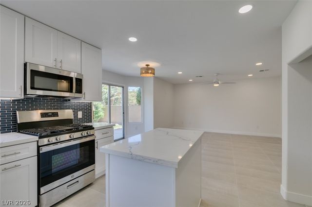 8324 Hollow Wharf Drive, Las Vegas, NV 89128