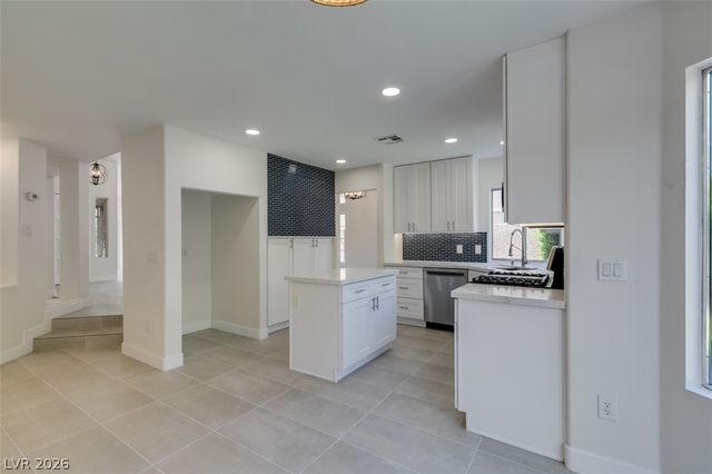 8324 Hollow Wharf Drive, Las Vegas, NV 89128