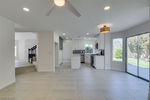 8324 Hollow Wharf Drive, Las Vegas, NV 89128