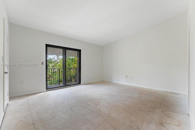 3732 NE 166th St 115, North Miami Beach, FL 33160