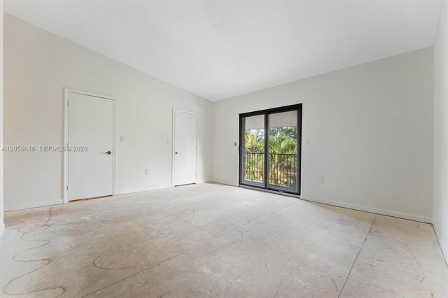 3732 NE 166th St 115, North Miami Beach, FL 33160