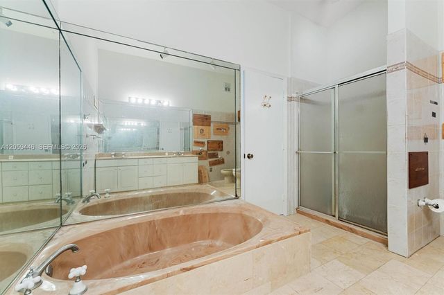 3732 NE 166th St 115, North Miami Beach, FL 33160