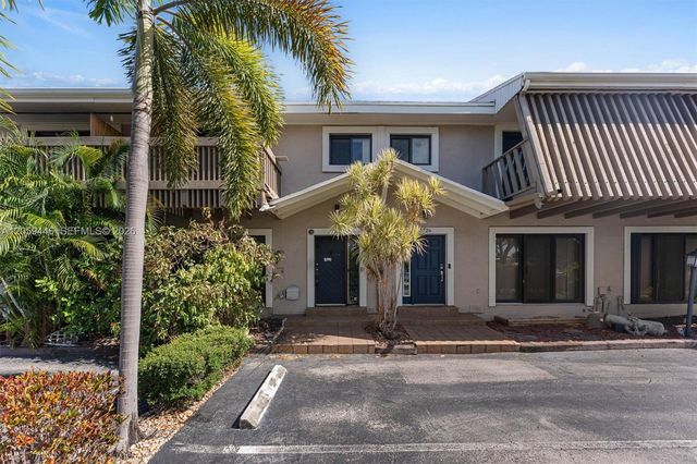 3732 NE 166th St 115, North Miami Beach, FL 33160