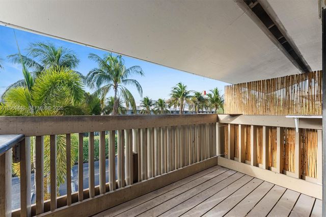 3732 NE 166th St 115, North Miami Beach, FL 33160