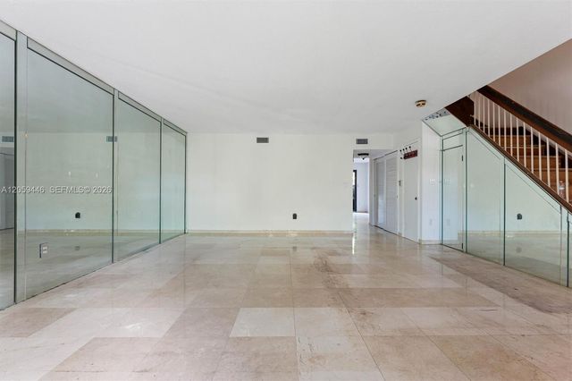 3732 NE 166th St 115, North Miami Beach, FL 33160