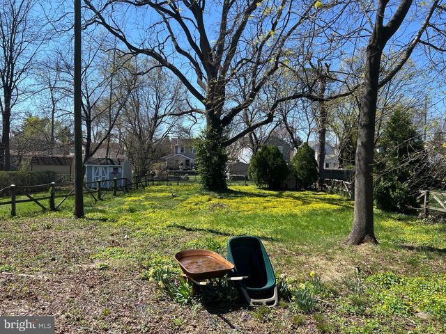 218 E MONUMENT AVE, Hatboro, PA 19040